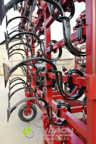 Культиватор для сплошной обработки почвы прицепной ширина захвата 8,10,12 м.